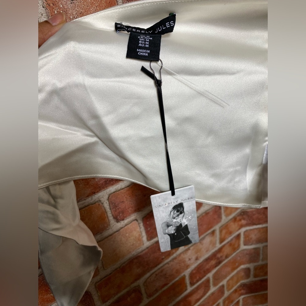 NWT White sleeveless top back tie size M - Picture 4 of 5